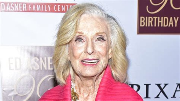 Cloris Leachman- Bio, Age, Net Worth, Height, Weight, Career |