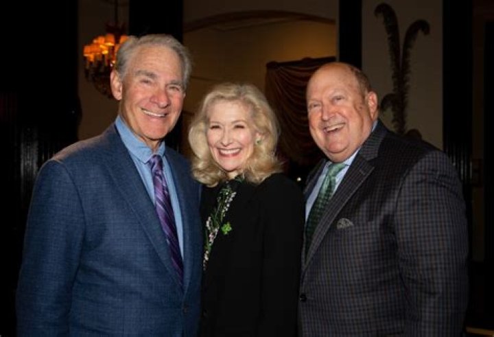 Mary Ann Childers Bio, Wiki, Age, Height, Family, Husband, Jay Levine, WLS-TV, Chicago Il, and Net Worth