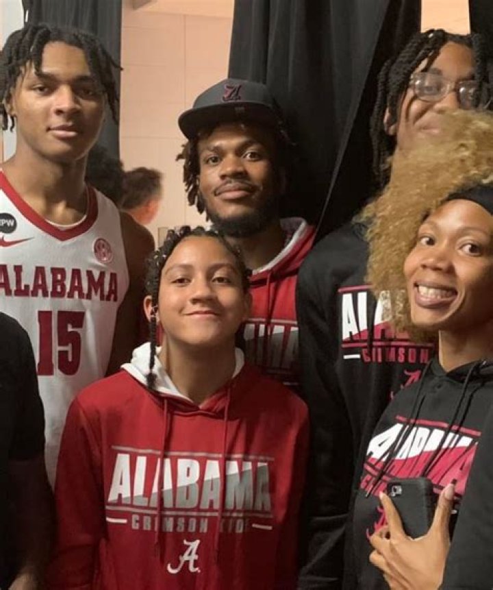 Noah Clowney Parents