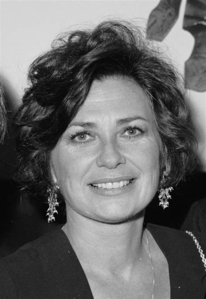 Norma Crane ·