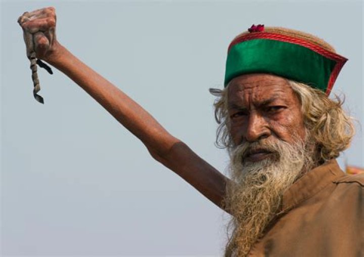 The True Reason Why an Indian Man Has Been Holding His Arm Up Since 1973