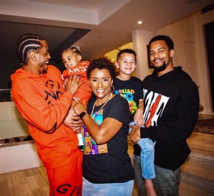 Trey Songz girlfriend, brother and mom