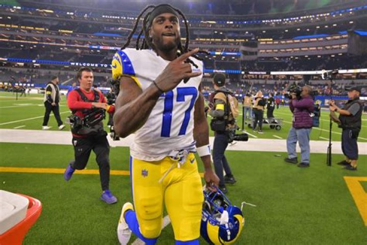 Unveiling Davante Adams: A Gridiron Superstar's Journey