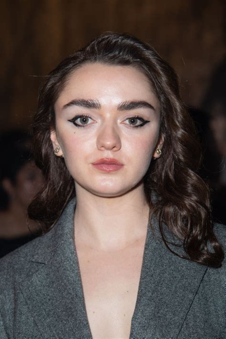 Unveiling The Secrets Of Maisie Williams' Height: Unlocking Insights